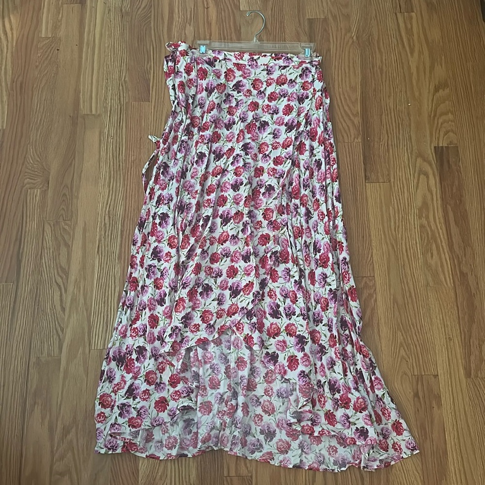 EUC ZARA FLOWY FLORAL RAYON MIDI WRAP SKIRT SIZE M WHITE PINK GREEN